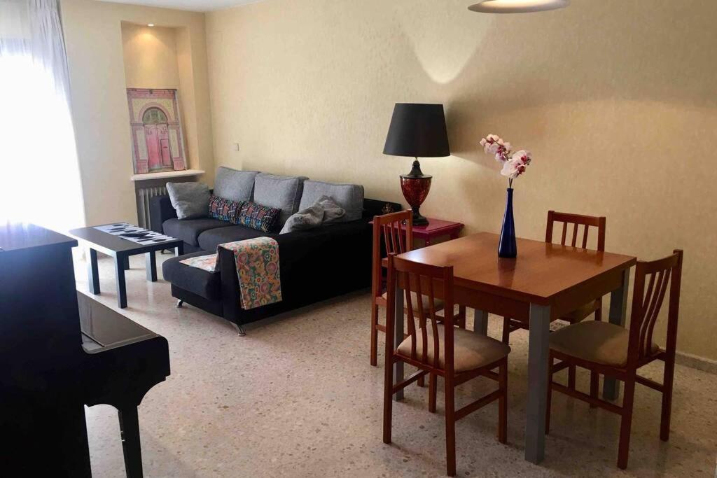 Confortable-Tranquilo Apartamento Junto Al Centro Málaga Exterior foto